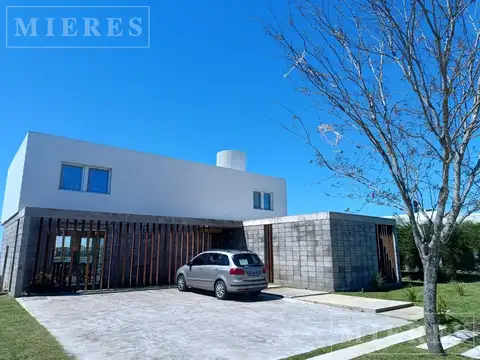 Casa en Alquiler Temporal en San Sebastian, $ 1.900