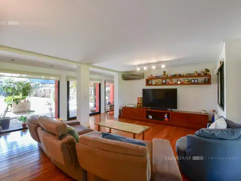 Casa 6 ambientes con 3 baños