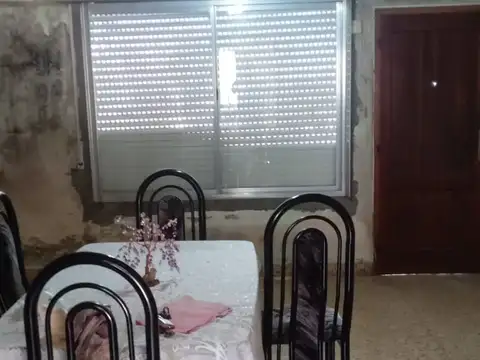 Casa 3 ambientes con 1 baño