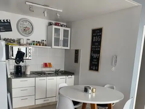 Venezuela 600 Monserrat 1amb U$180.000 Apto Prof