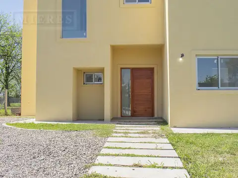 Casa en venta en Santa Guadalupe, Pilar del Este