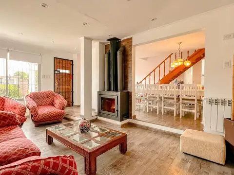 Venta casa sobre 3 Terrenos con un Total de 1.518 m² – Barrio Los Acantilados – Mar del Plata