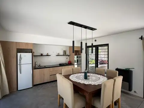 Casa 2 ambientes con 1 baño