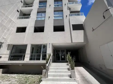 DEPARTAMENTO EN ALQUILER CON COCHERA