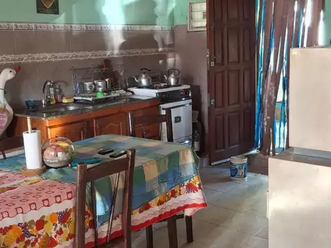 Casa 3 ambientes con 1 baño