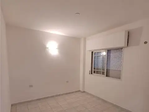 Avellaneda 500, Piso 1