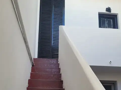 Depto Tipo Casa en Venta de 5 ambientes