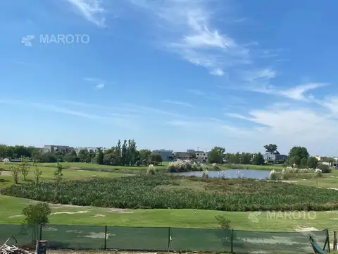 Casa 7 ambientes con 5 baños