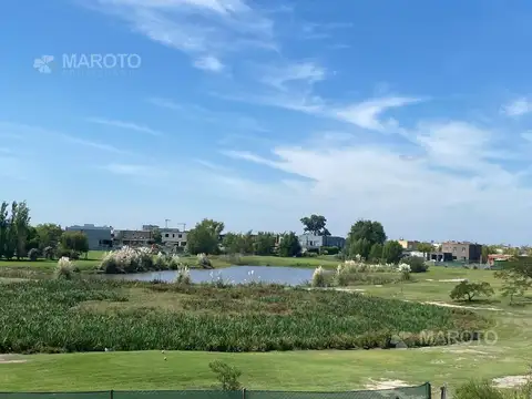 Casa en Venta en El Cantón - Barrio Golf, USD 400.000