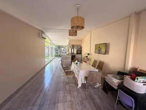 VENTA DE CASA DE 4 AMBIENTES EN BERAZATEGUI