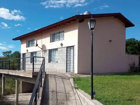 Casa en Venta con 2 cocheras