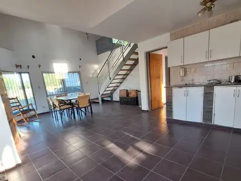 Casa 2 ambientes con 2 baños