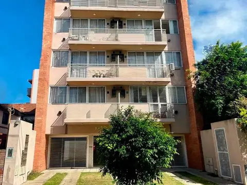 Dos ambientes con balcón al frente y al contrafrente.