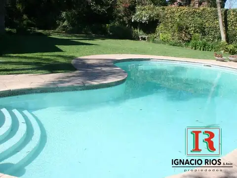 Casa en Venta con 3 cocheras