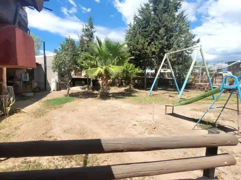 2 CASA c/ PILETA EN VENTA B° CERRO DE LA CAPILLA