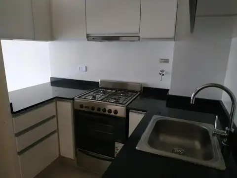 Contrafrente con balcón, excelente calidad, amenities