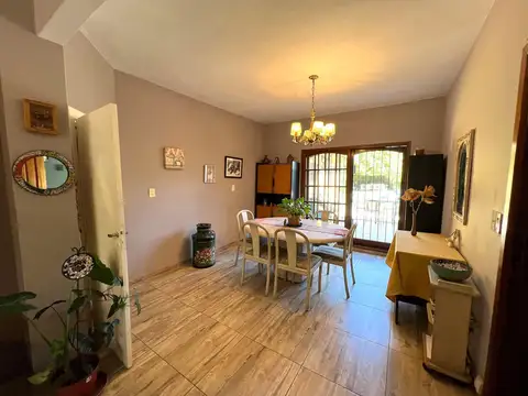 Casa 4 ambientes con 3 baños