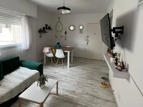 Avellaneda 52 , Piso 10