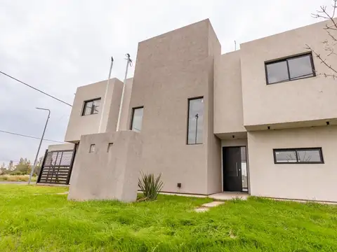 EN VENTA - CASA 3 DORMITORIOS BARRIO ECO VIDA - VILLA AMELIA