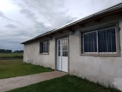 Casa 3 ambientes con 1 baño