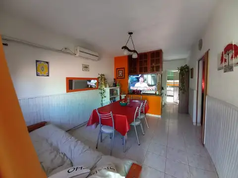 Casa 3 ambientes con 2 baños