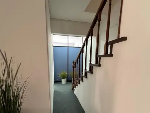 Oficina tipo duplex cinco ambientes en monserrat