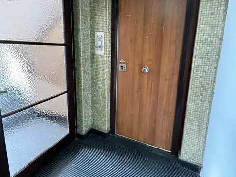 Oficina 5 ambientes con 2 baños