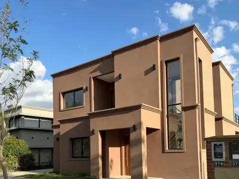 Santo Tomas , Pilar 100