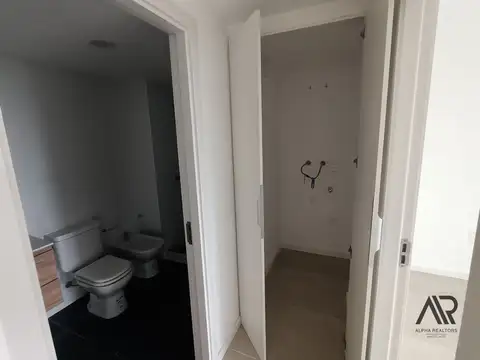 Apartamento en venta c/ cochera en Piriápolis