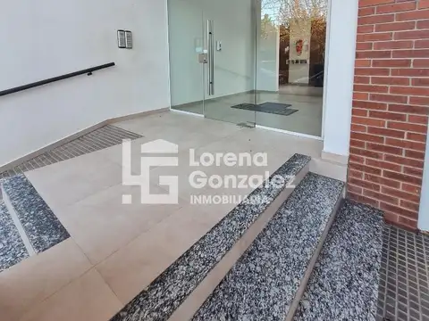 DEPARTAMENTO DOS AMBIENTES CON COCHERA Y BAULERA