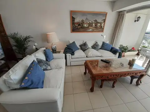 Avenida Franklin Delano Roosevelt 100