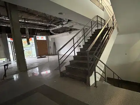 Oficina en Alquiler en Villa Lynch, USD 6.000