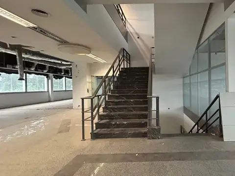 Oficina en Alquiler en Villa Lynch, USD 6.000