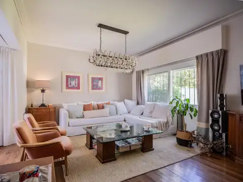 Casa 5 ambientes con 3 baños