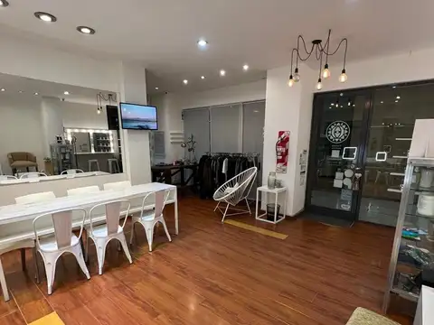 Local en galería La Comedia.