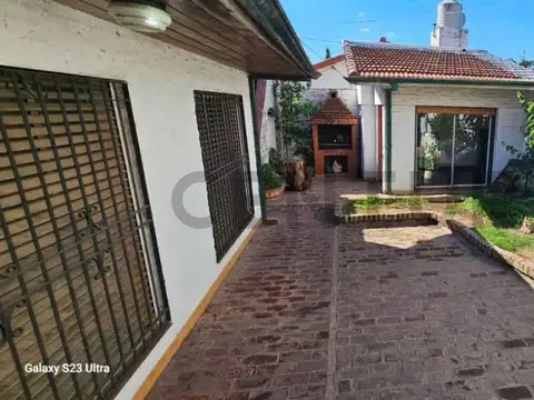 VENTA Casa 4 AMBIENTES, Quilmes