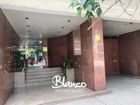 Avenida Montes de Oca, Ciudad Autónoma de Buenos Aires, Barracas. -