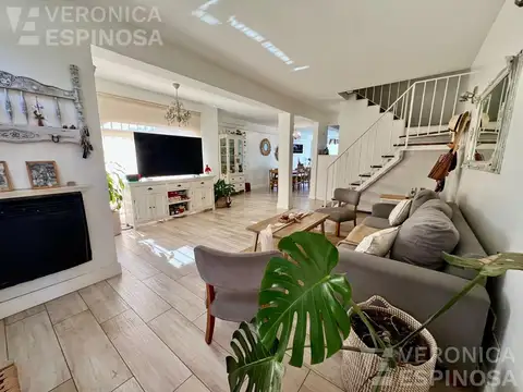 PH de cuatro ambientes en venta, Villa Santos Tesei