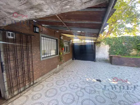 Casa en Venta con 3 cocheras