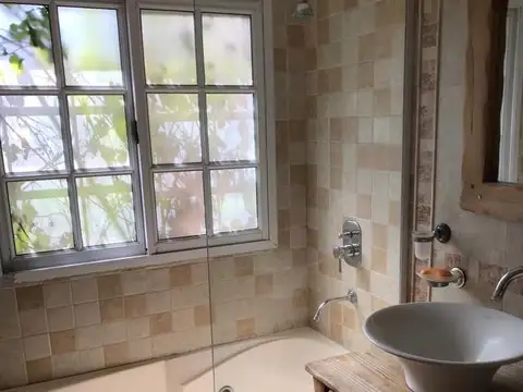 Casa en Venta en Berazategui, USD 216.000