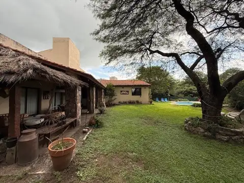 Casa 5 ambientes con 3 baños