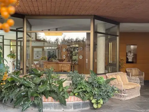 Casa en Venta con 4 cocheras