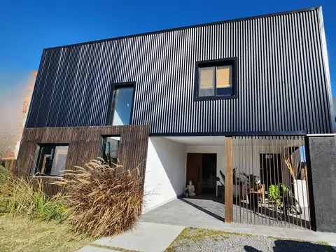 VENTA CASA VILA MARINA II - 5 ambientes