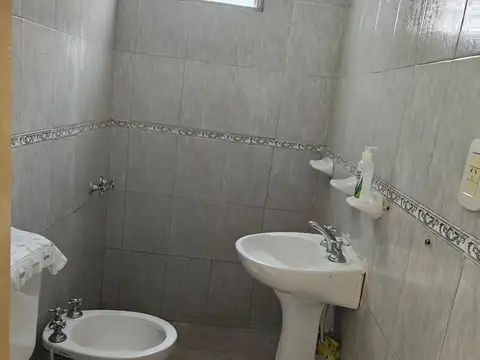 Casa 2 ambientes con 1 baño