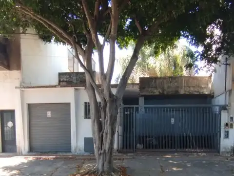 VENTA CASA VILLA MAIPU 4 AMBIENTES A RECICLAR