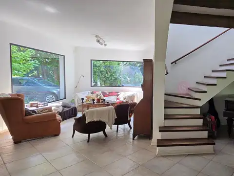 Casa 6 ambientes con 3 baños