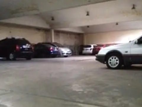 VENTA COCHERA FIJA LA BOCA