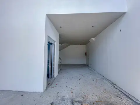 Local en Alquiler en Olivos, USD 12.500