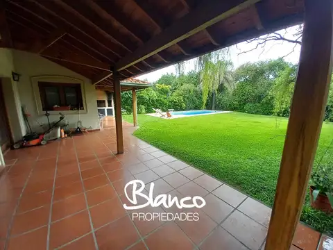 Casa 5 ambientes con 4 baños