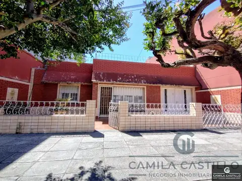 Casa en venta de 2 dormitorios c/ cochera en Lomas del Mirador
